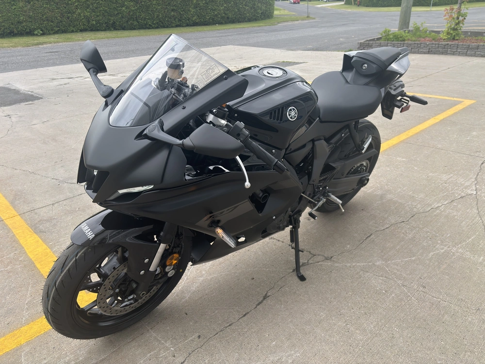 2025 Yamaha Yzf-r7 alt