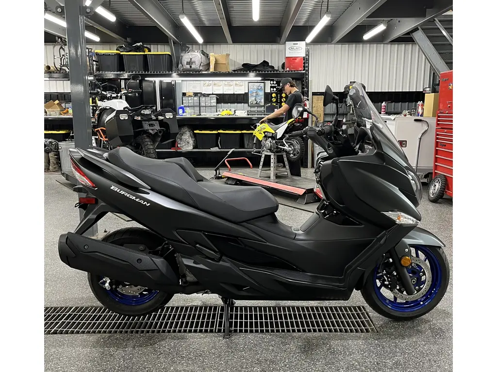 Suzuki Burgman 400  2024