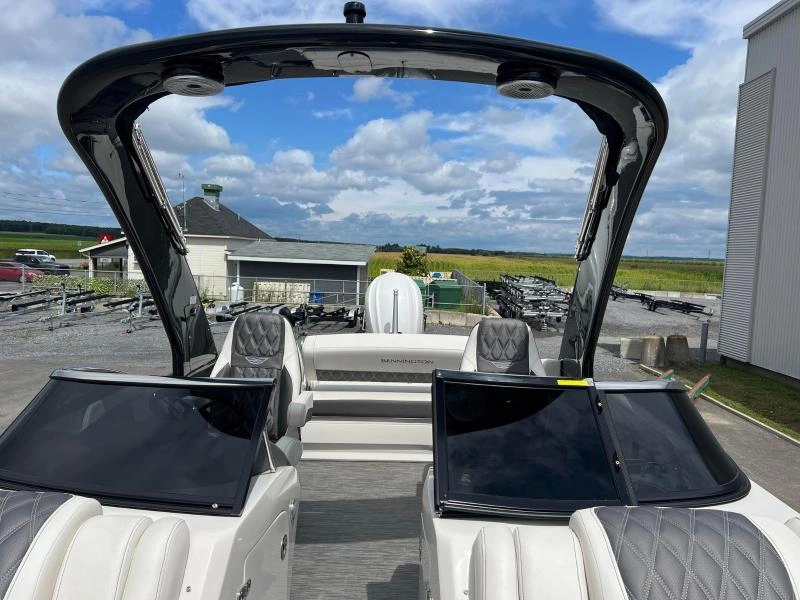 Bennington Marine Qx25 2022 alt