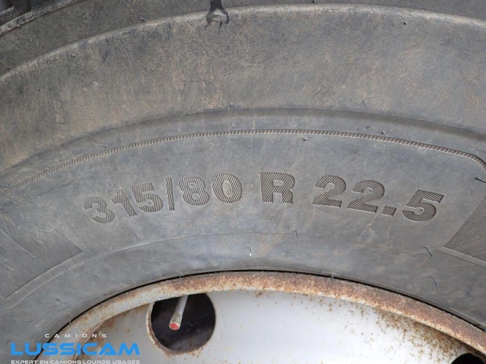 Sterling Lt9500 2005