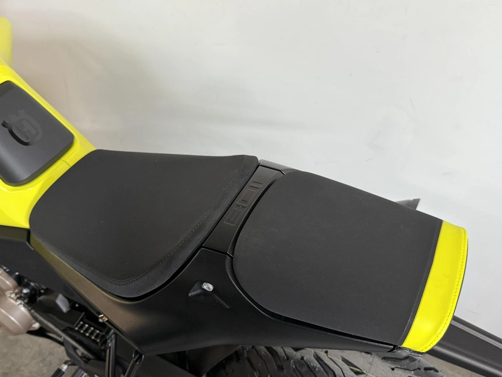 2025 Husqvarna Vitpilen 801 *2.99% Sur 60 Mois alt