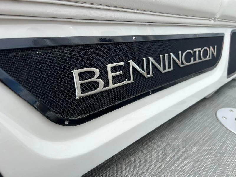 Bennington Marine Qx25 2022 alt
