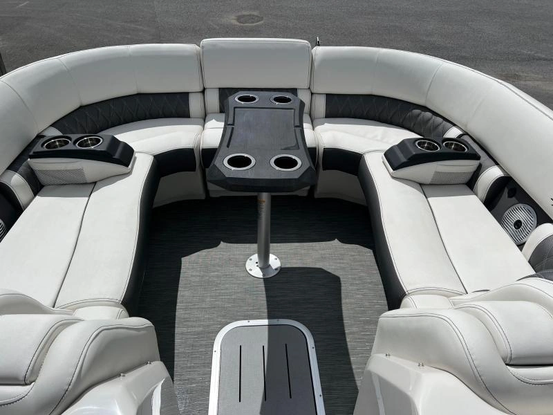 Bennington Marine Qx25 2022 alt