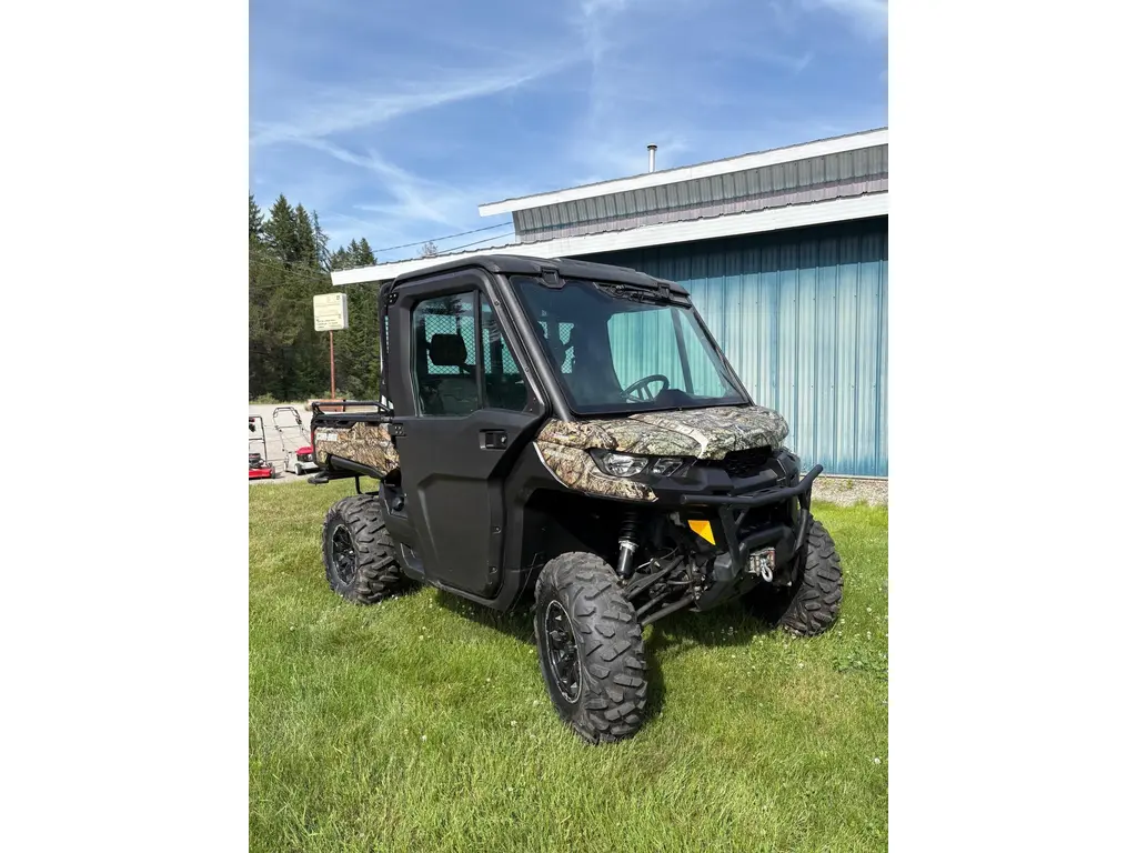 2019 Can-Am Defender HD10 Cabin