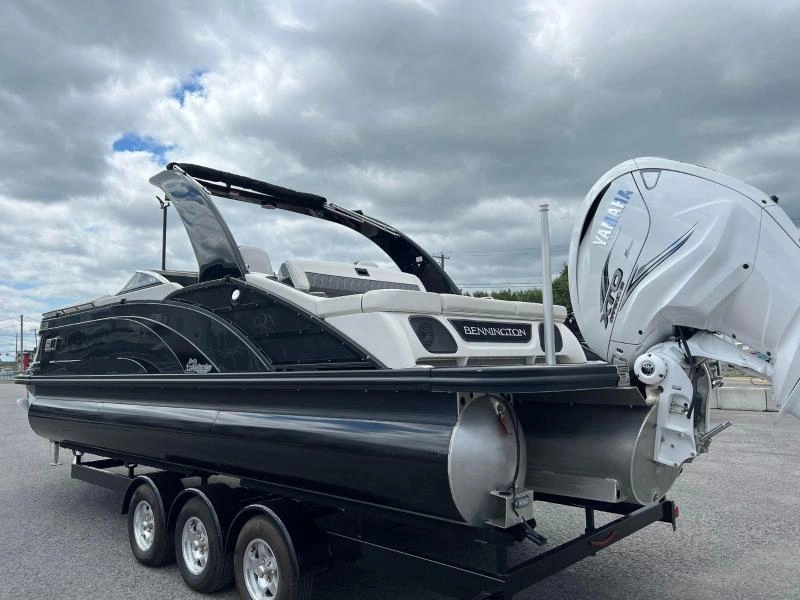 Bennington Marine Qx25 2022 alt