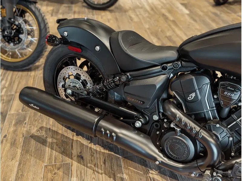 2025 Indian Motorcycle Scout Sixty Bobber Limited // Black Smoke