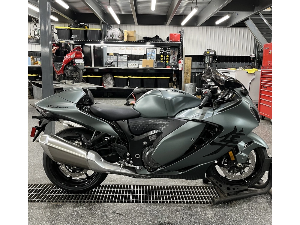 Suzuki Hayabusa 2025 alt
