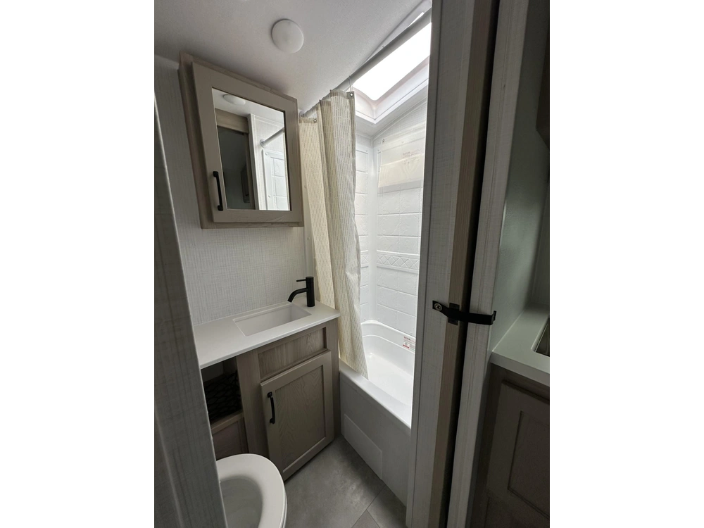 2025 Rockwood Geopro 15fbs alt