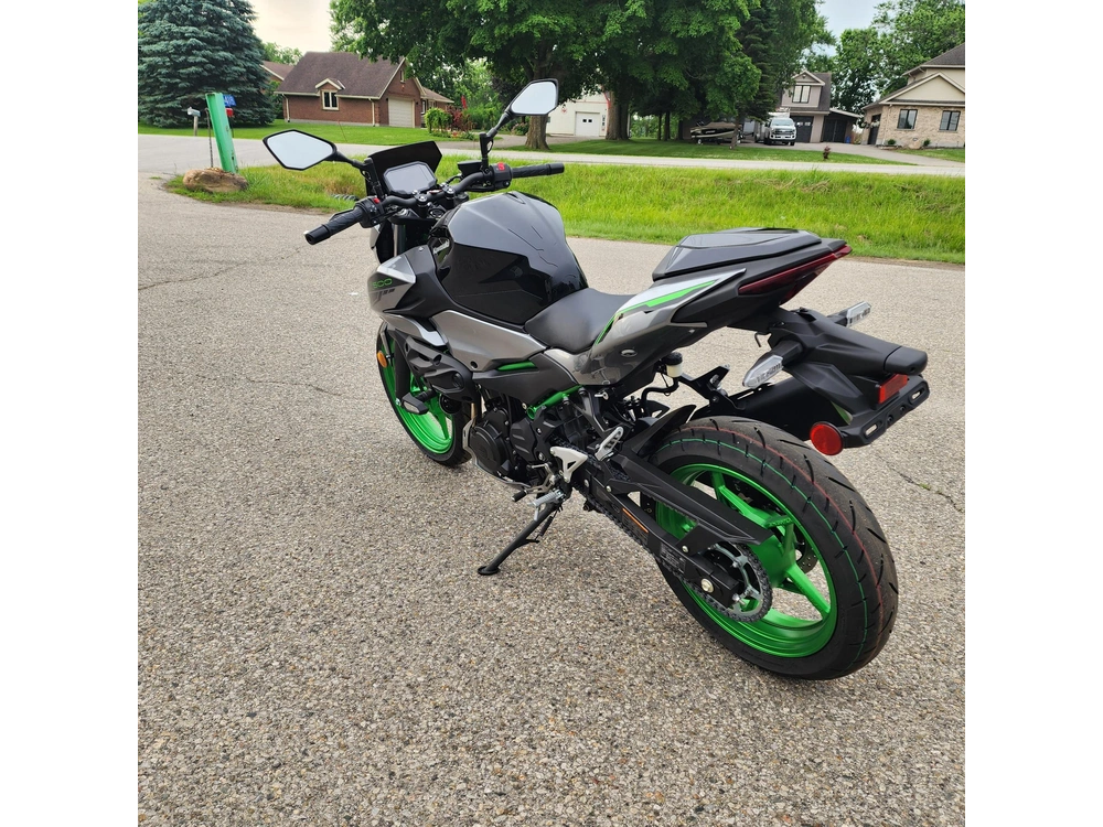 2025 Kawasaki Z500 Se alt