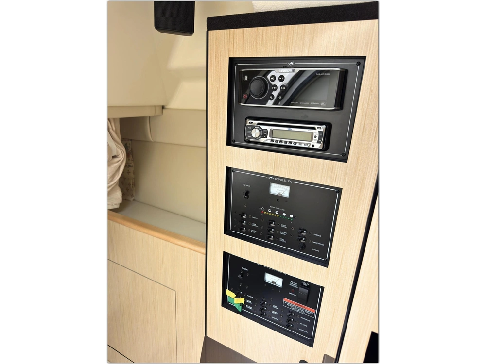2014 Monterey Boats 280 Sport Yacht No Luxury Tax* alt