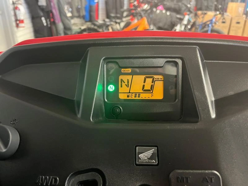 Honda Pioneer 520 2025 alt