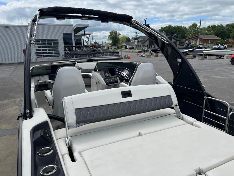 Bennington Marine Qx25 2022 alt