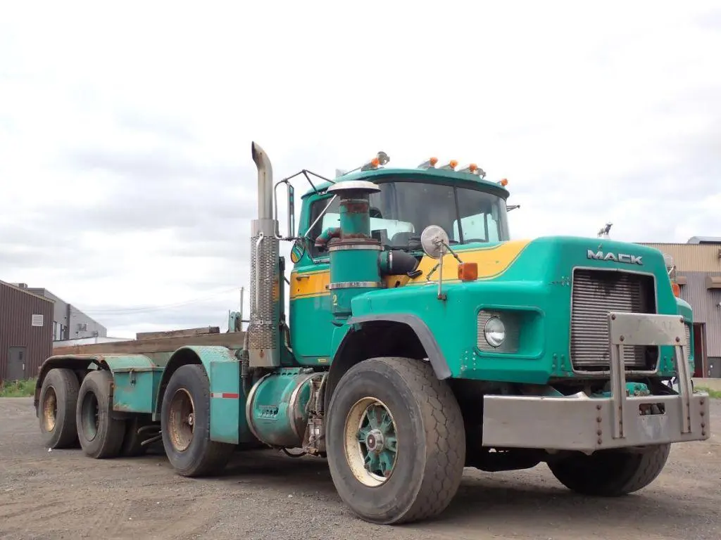 2002 Mack RB688S