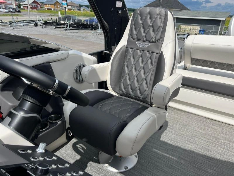 Bennington Marine Qx25 2022 alt