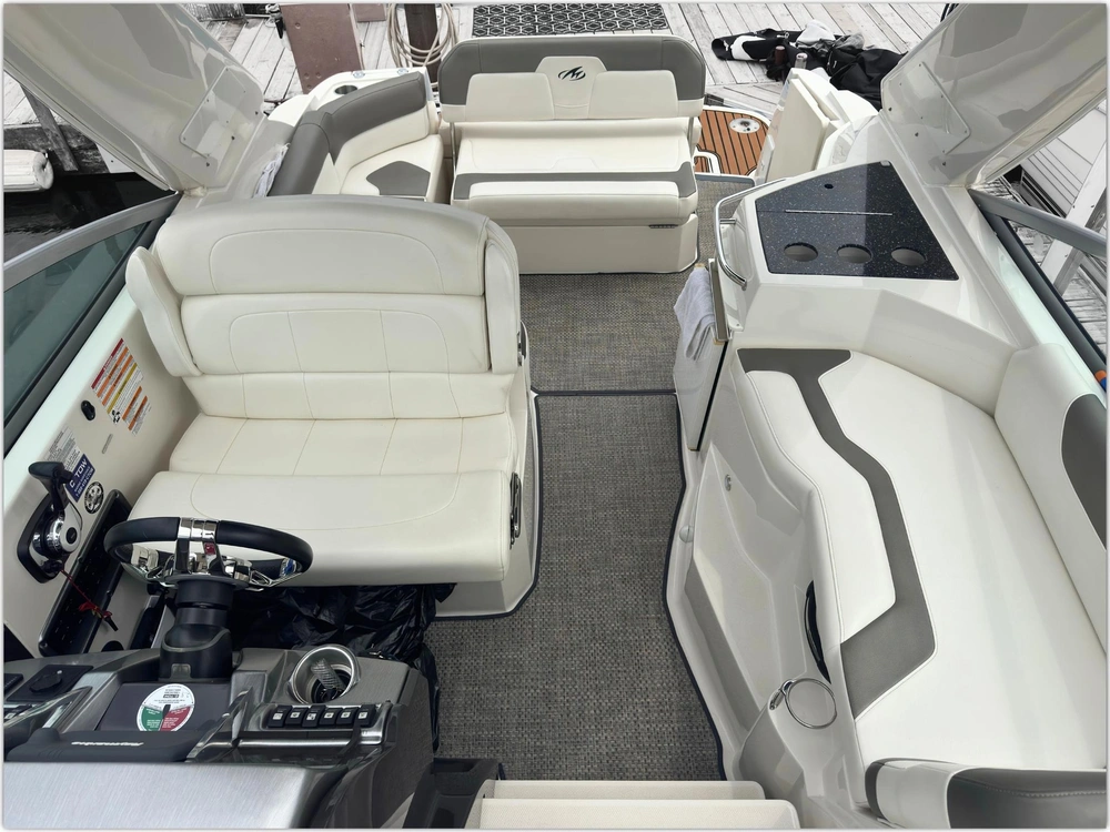 2014 Monterey Boats 280 Sport Yacht No Luxury Tax* alt