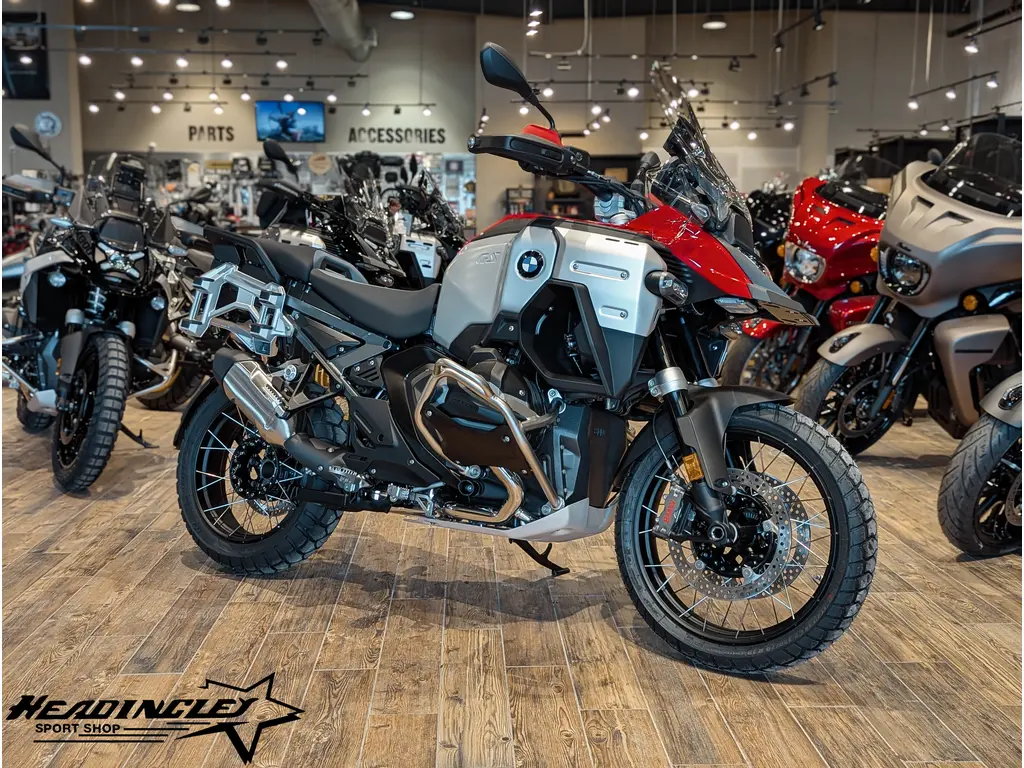 2025 BMW R 1300 GS Adventure // Racing Red