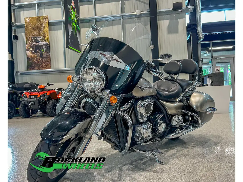 Kawasaki VULCAN 1700 NOMAD 2010