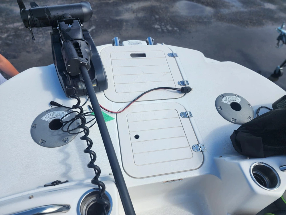 2018 Legend Boats Vibe D20 alt