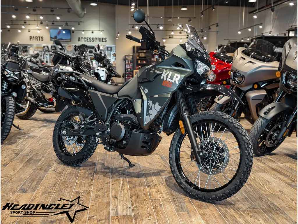 2025 Kawasaki KLR650 S // Metallic Matte Dark Green 
