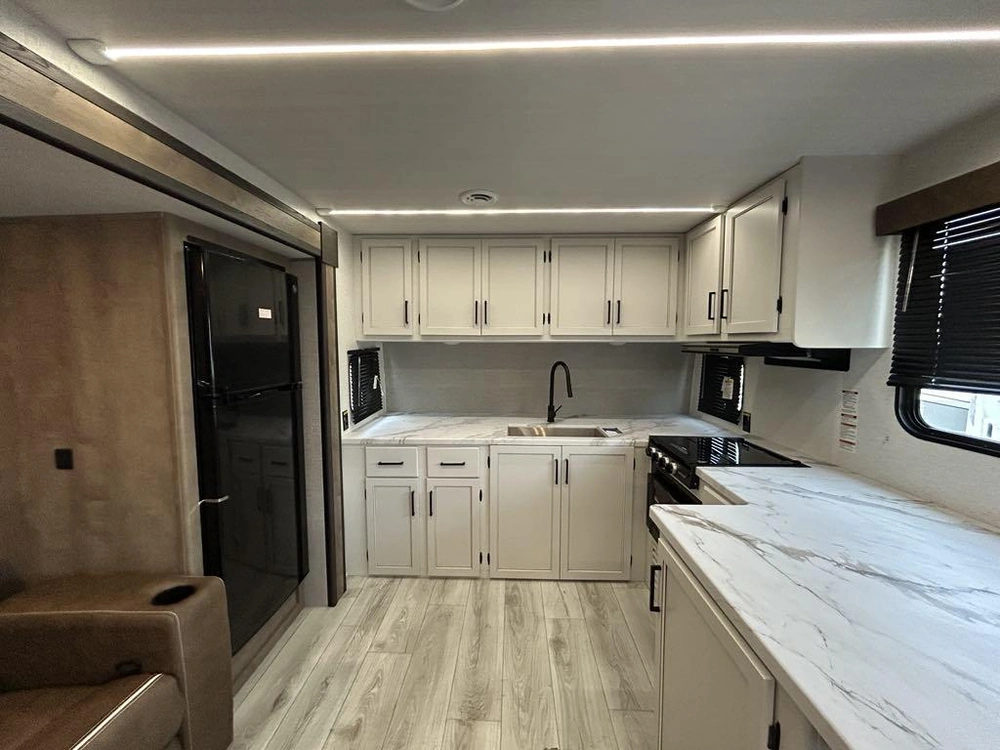 Keystone Rv Springdale 241fk 2025 alt