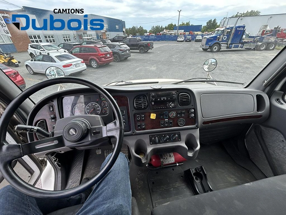 2019 Freightliner M2-106 alt