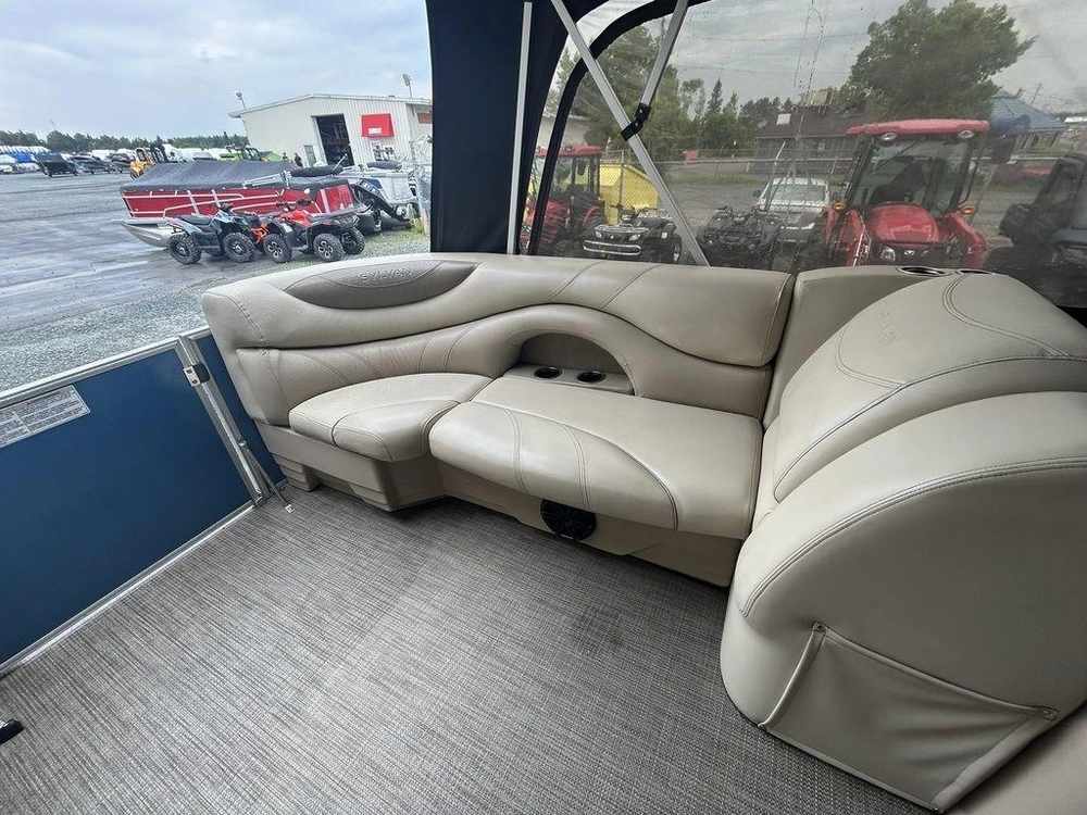 2018 Sylvan 8520 Cruise alt