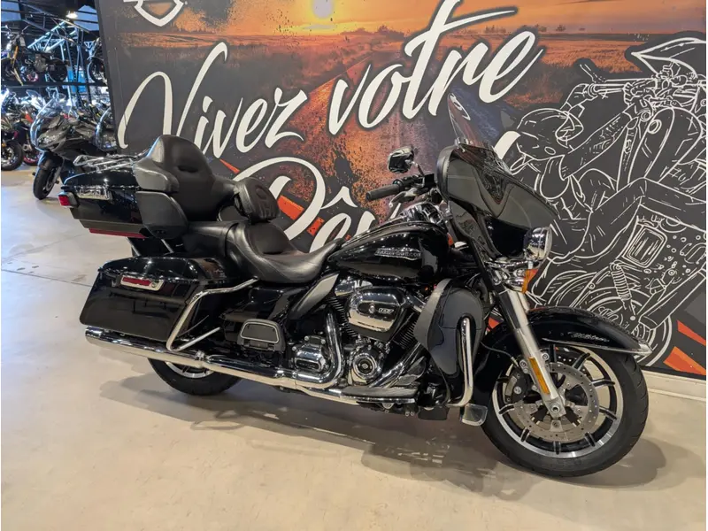 2018 Harley-Davidson FLHTCU