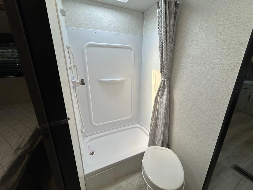 Keystone Rv Springdale 241fk 2025 alt
