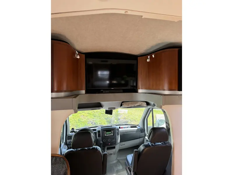 2009 Fleetwood ICON 24D thumbnail 12