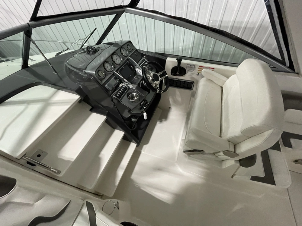 Monterey Boats 260 Scr 2013 alt