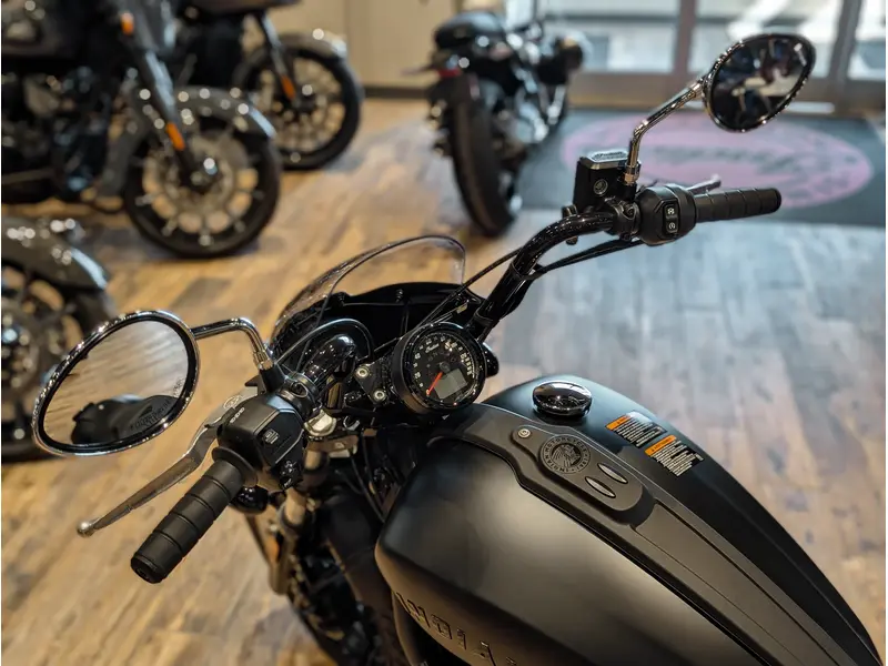 2025 Indian Motorcycle Sport Scout Sixty Limited // Black Smoke