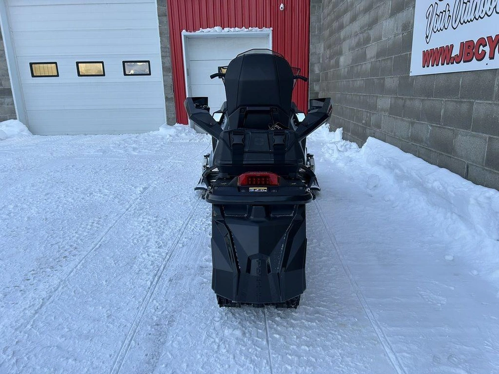 2025 Polaris Prostar S4 Indy Adventure 137 Storm Gray / Indy Red alt