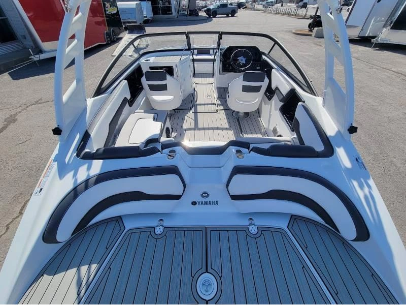 2025 Yamaha 195s alt