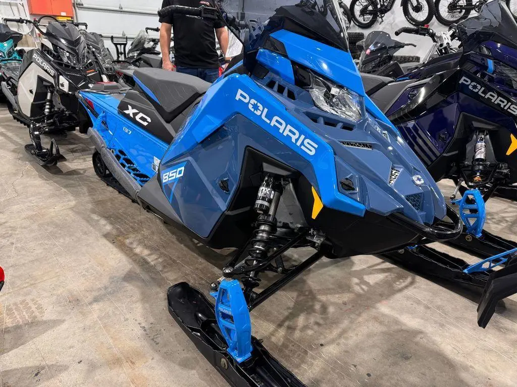 2024 Polaris 850 Indy XC 137 Zenith Blue