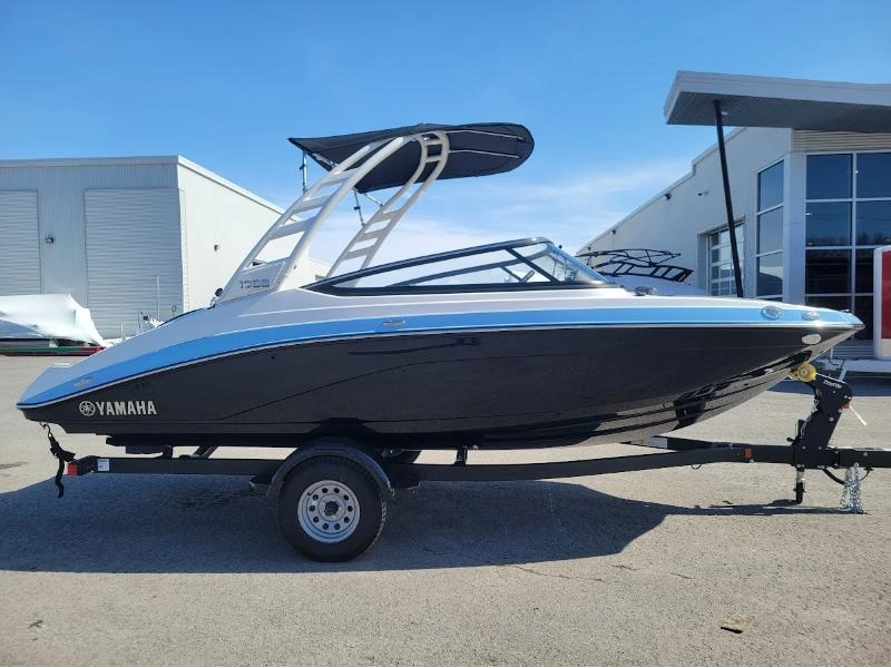 2025 Yamaha 195s alt