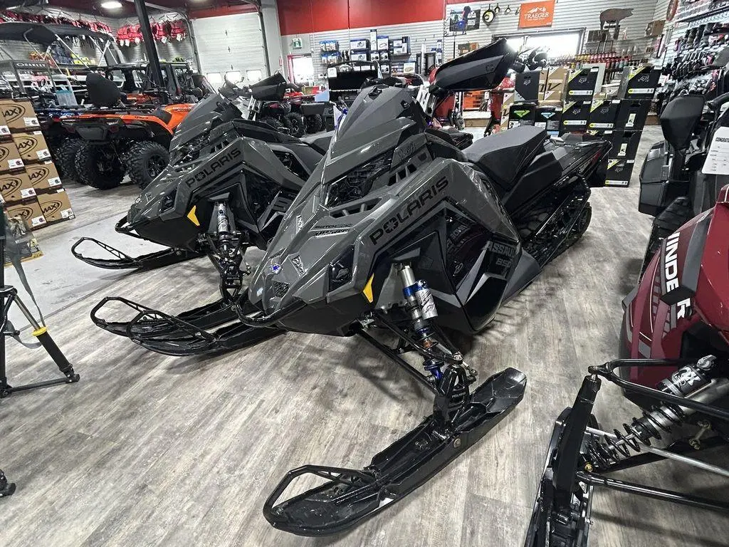 2025 Polaris 850 Switchback Assault 146 Shadow Gray / Gloss Black 