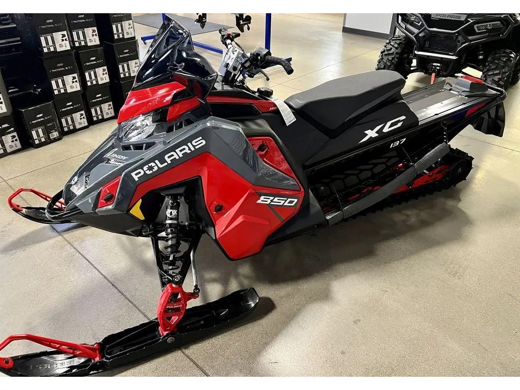 2024 Polaris 850 Indy XC 137 Indy Red
