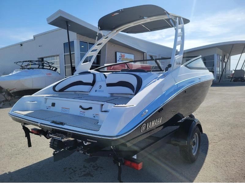 2025 Yamaha 195s alt