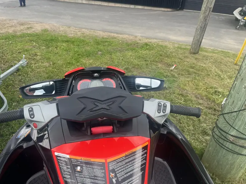 2010 Sea-Doo RXT-X 260 thumbnail 6