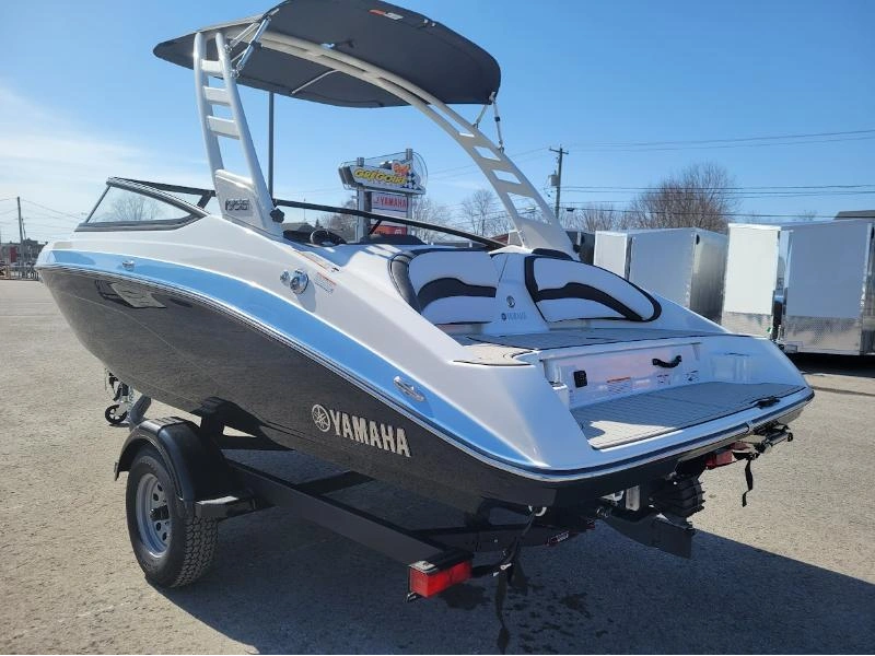2025 Yamaha 195s alt