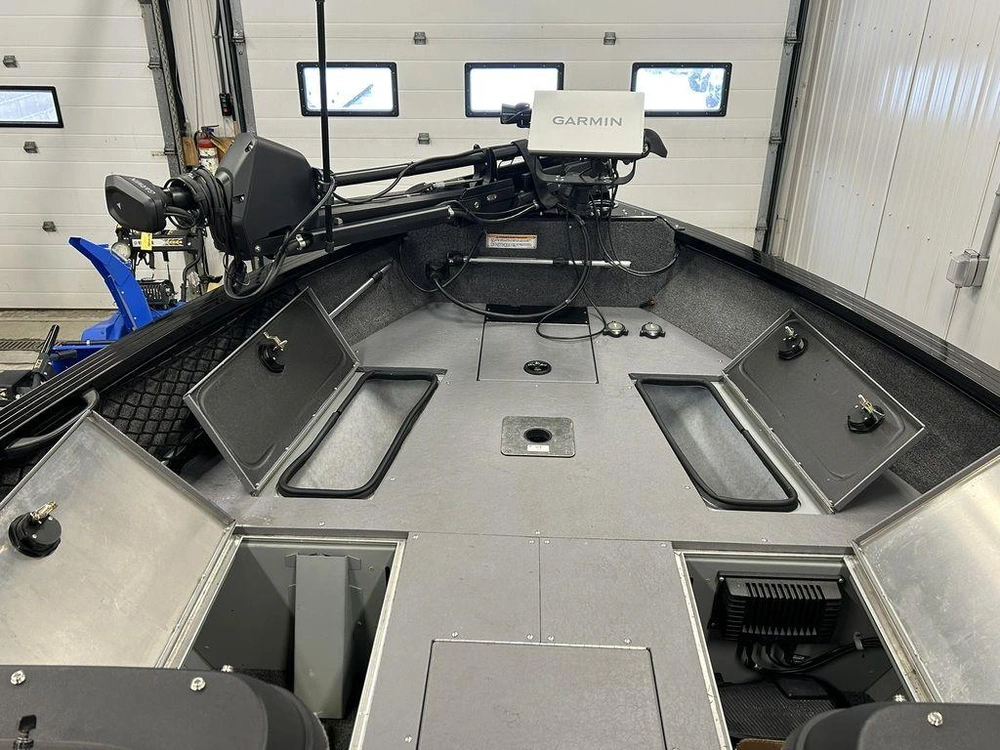 2023 Princecraft Xpedition 200 Dc Black alt