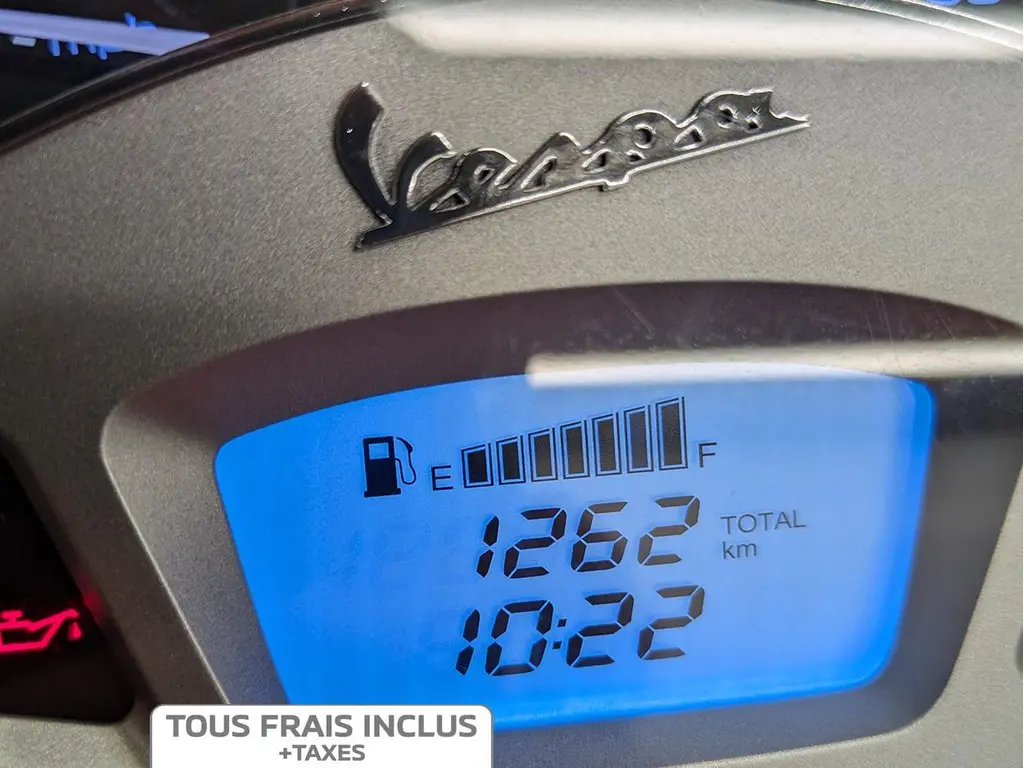 2022 Vespa Primavera 150 Red