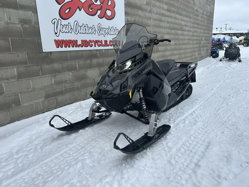 2024 Polaris ProStar S4 Voyageur 146 Gloss Black