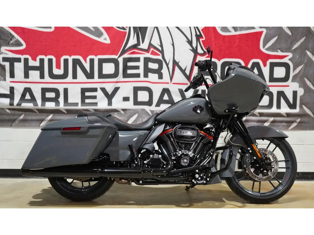 2018 Harley-Davidson FLTRXSE CVO ROAD GLIDE