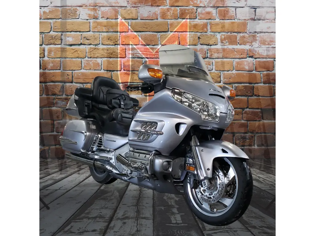 Honda GOLDWING 1800 ABS NAVIGATION AIRBAG 2009 - SAVE $3046 RABAIS