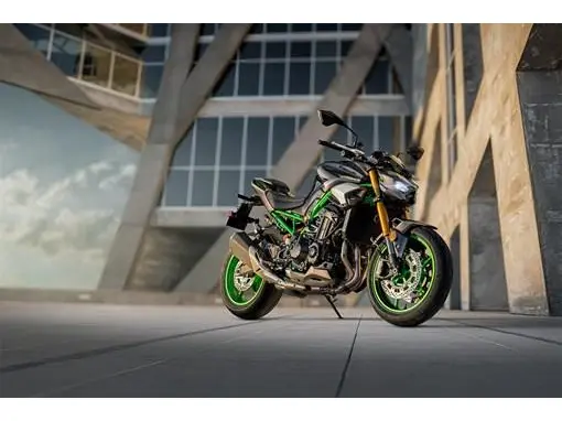 2025 Kawasaki Z900 SE