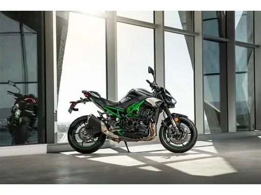 Kawasaki Z900 2025