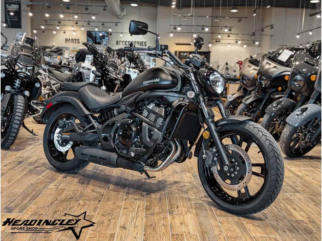 2024 Kawasaki Vulcan S // Metallic Flat Spark Black