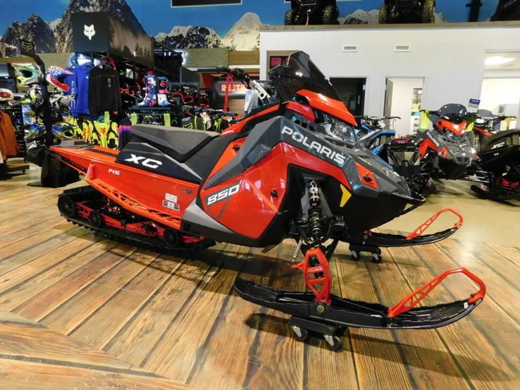 2024 Polaris 850 Switchback XC 146 Indy Red 