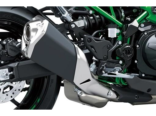 Kawasaki Z900 2025 alt